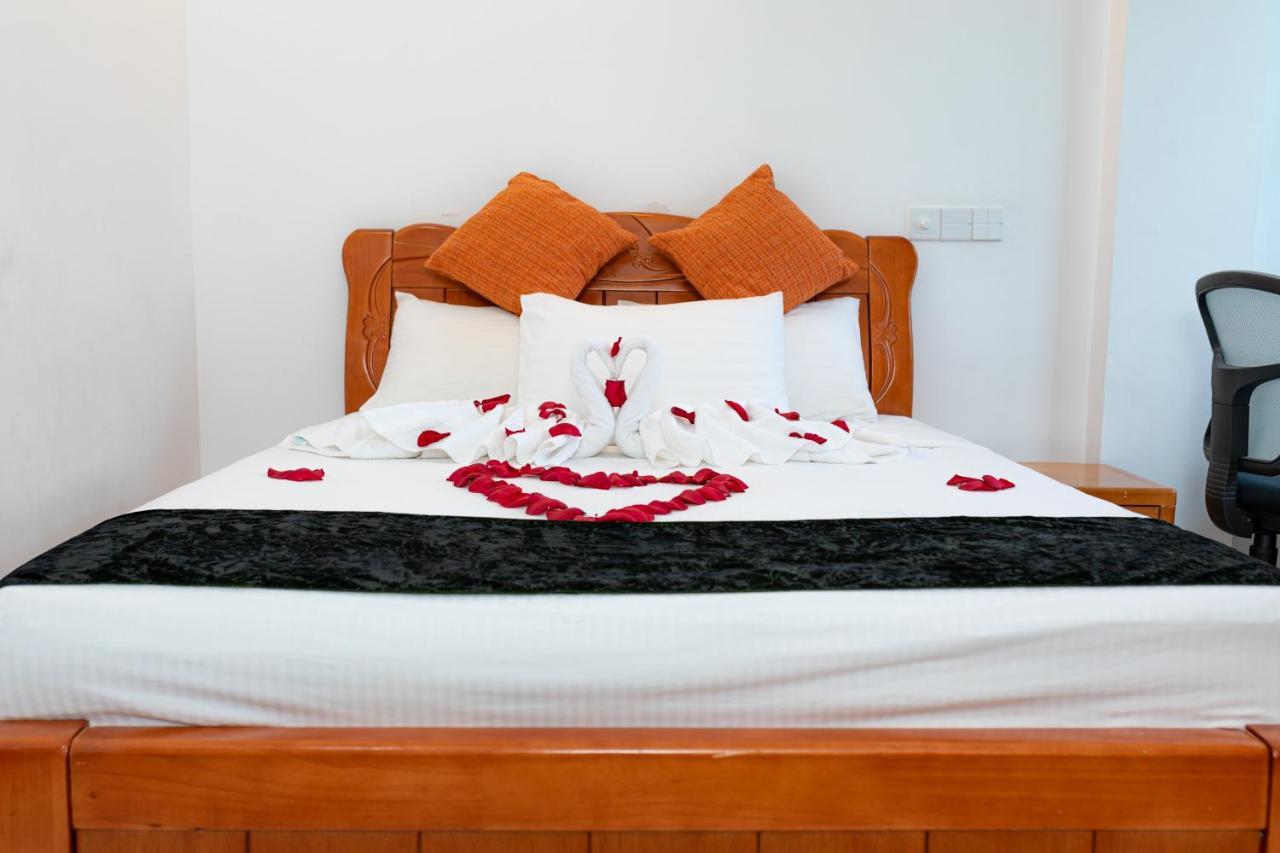 White Beach Holiday At Hulhumale' Extérieur photo